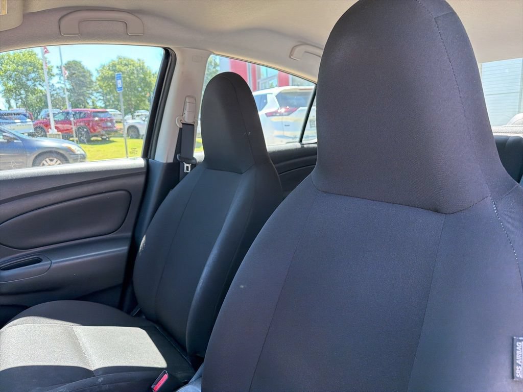 Used 2015 Nissan Versa S FWD image 17