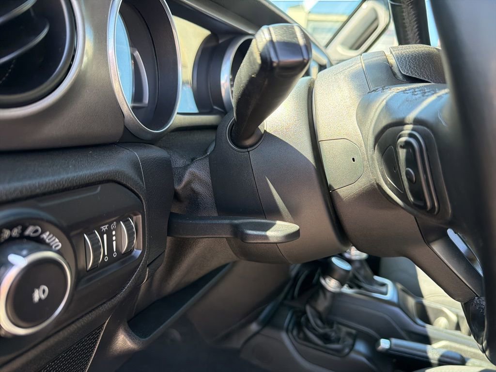 Used 2018 Jeep Wrangler Unlimited Sport S image 41