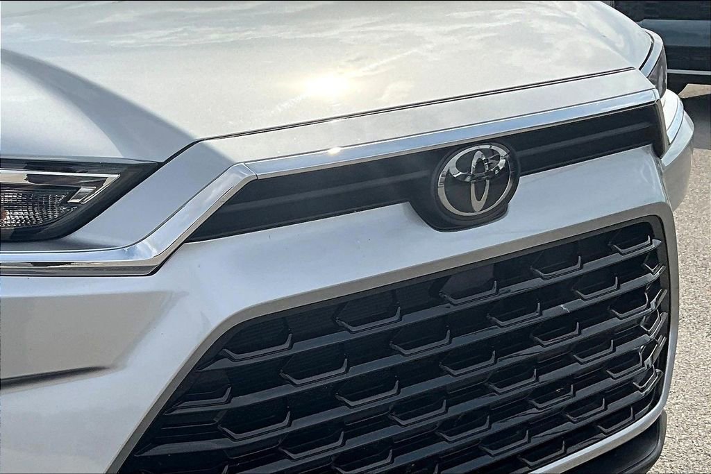 Used 2025 Toyota Grand Highlander FWD image 38
