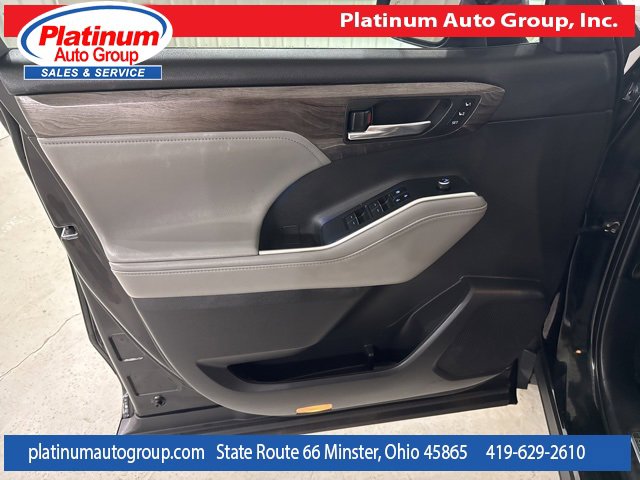 Used 2022 Toyota Highlander Platinum image 26