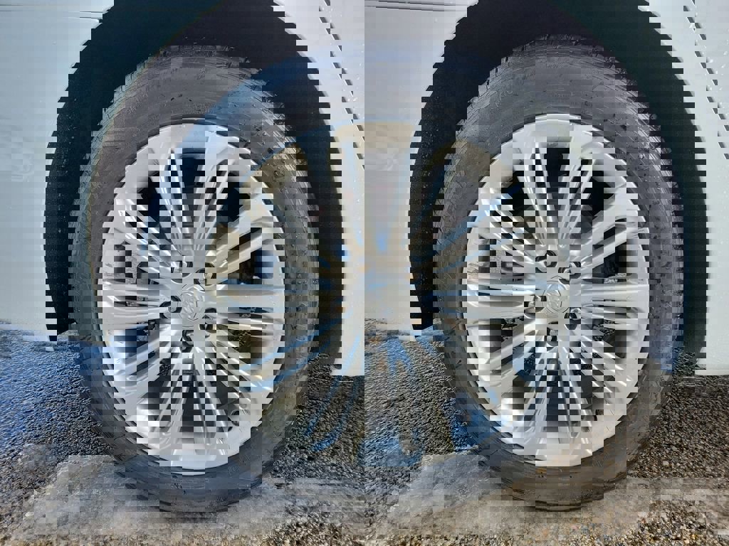 Used 2019 Buick LaCrosse Essence w/ Sights and Sounds Package image 5