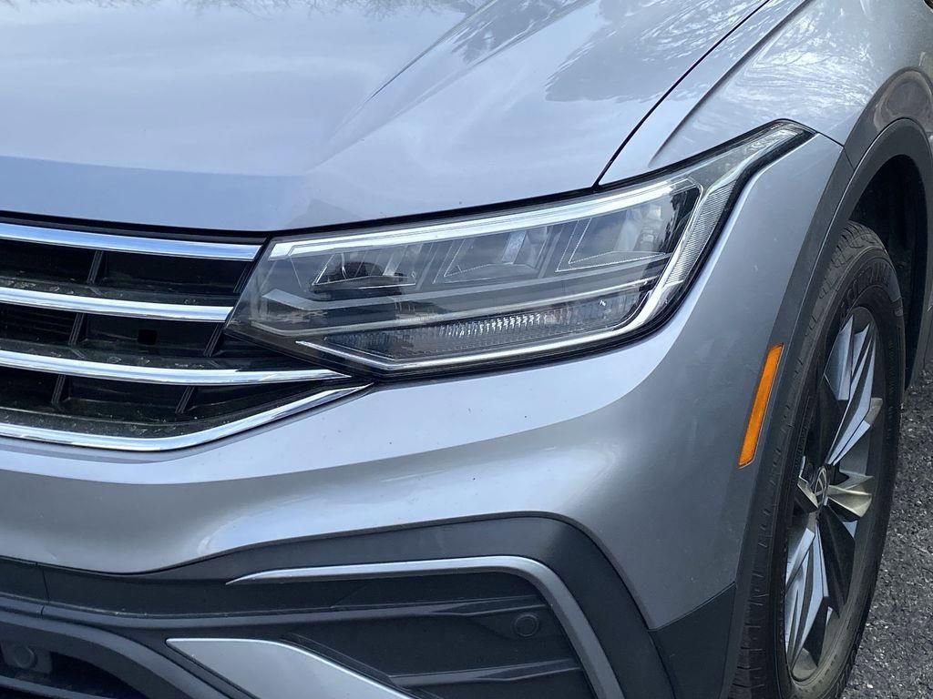 Used 2023 Volkswagen Tiguan SE image 9