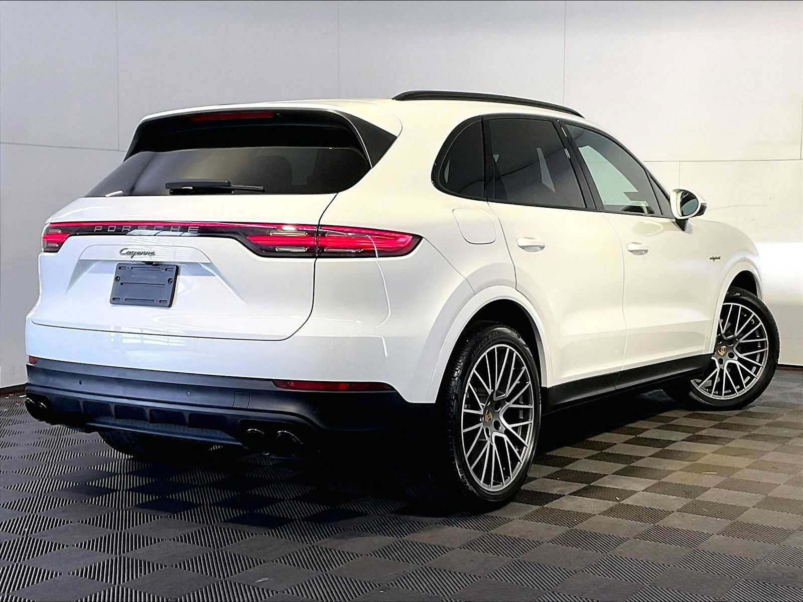 Certified 2023 Porsche Cayenne Platinum Edition AWD/4WD image 7
