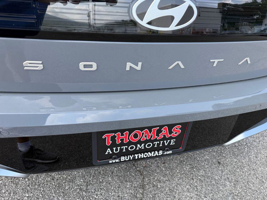 New 2025 Hyundai Sonata Limited image 11
