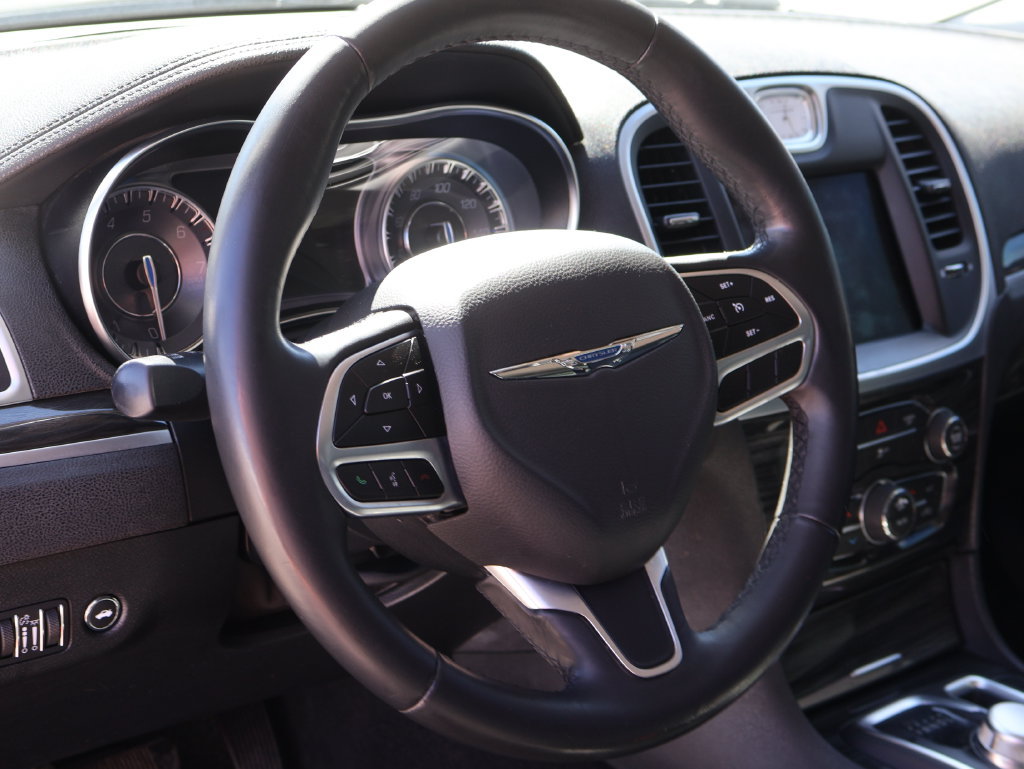 Used 2019 Chrysler 300 Touring w/ Driver Convenience Group RWD image 24