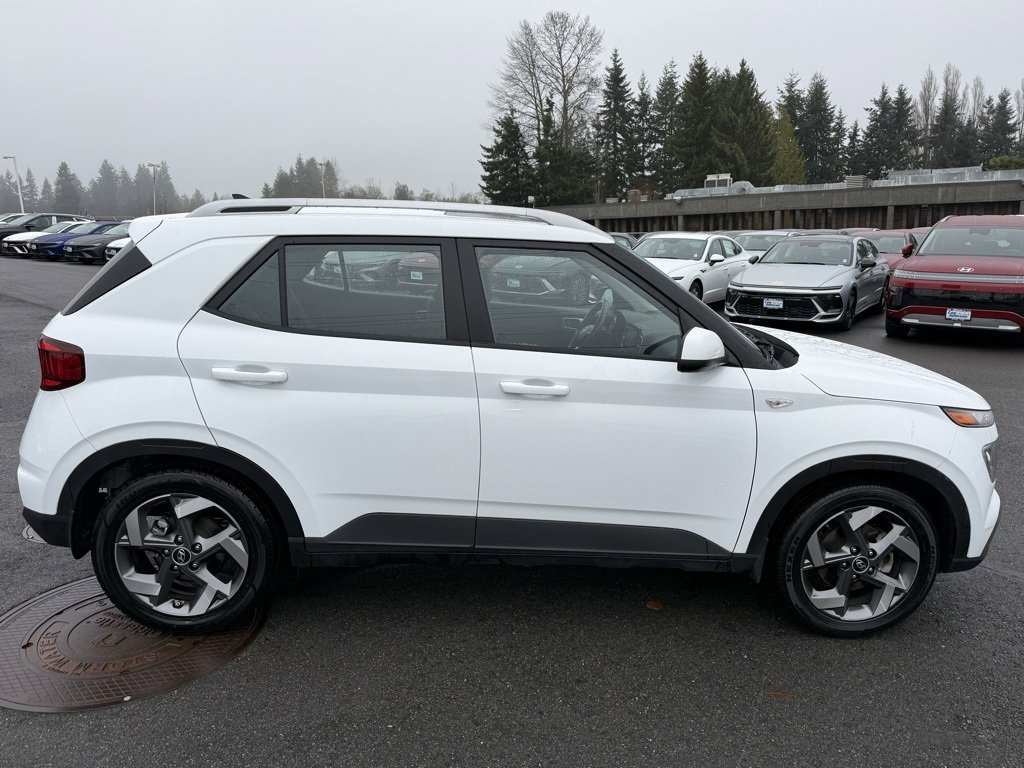 Certified 2022 Hyundai Venue SEL image 6