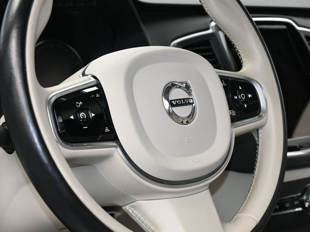 Used 2020 Volvo XC90 T5 Momentum w/ Protection Package image 13