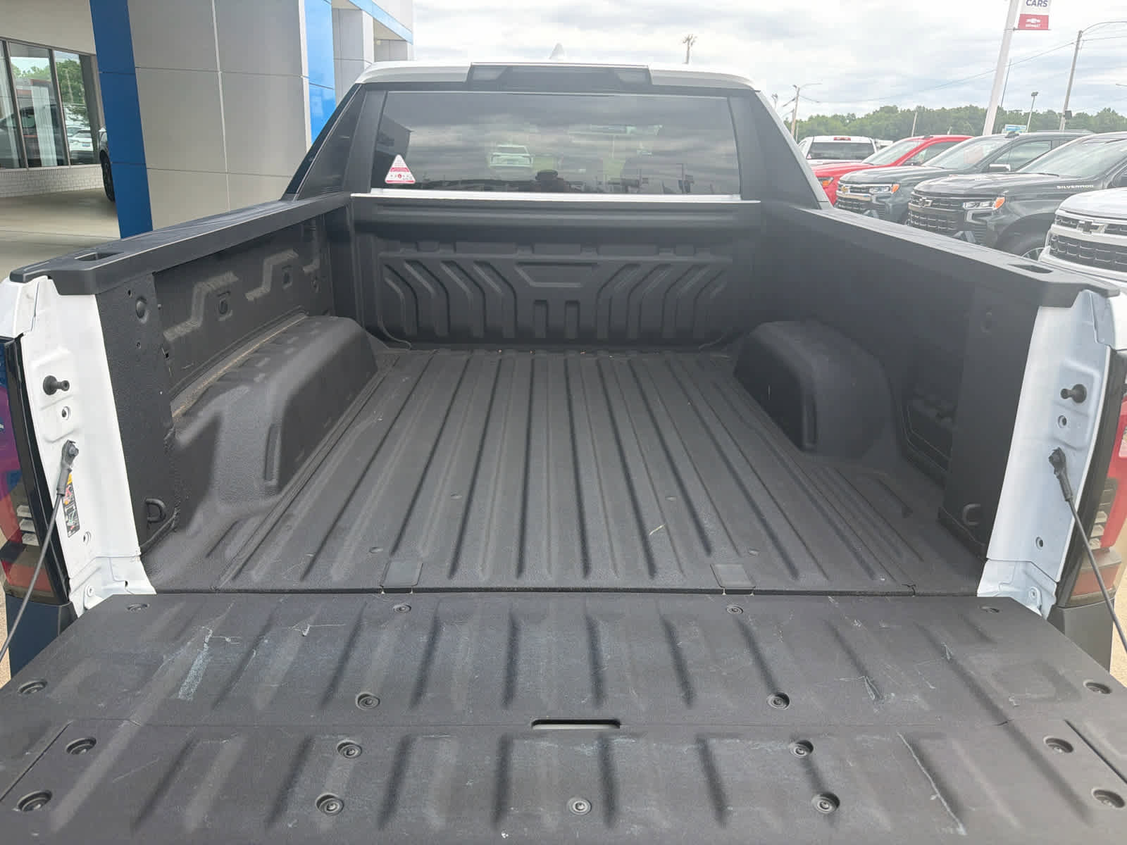 New 2025 Chevrolet Silverado EV LT AWD/4WD image 29