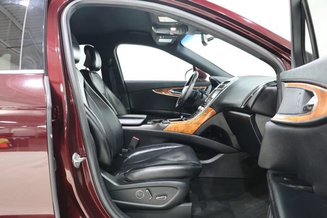 Used 2019 Lincoln Nautilus Select AWD/4WD image 39