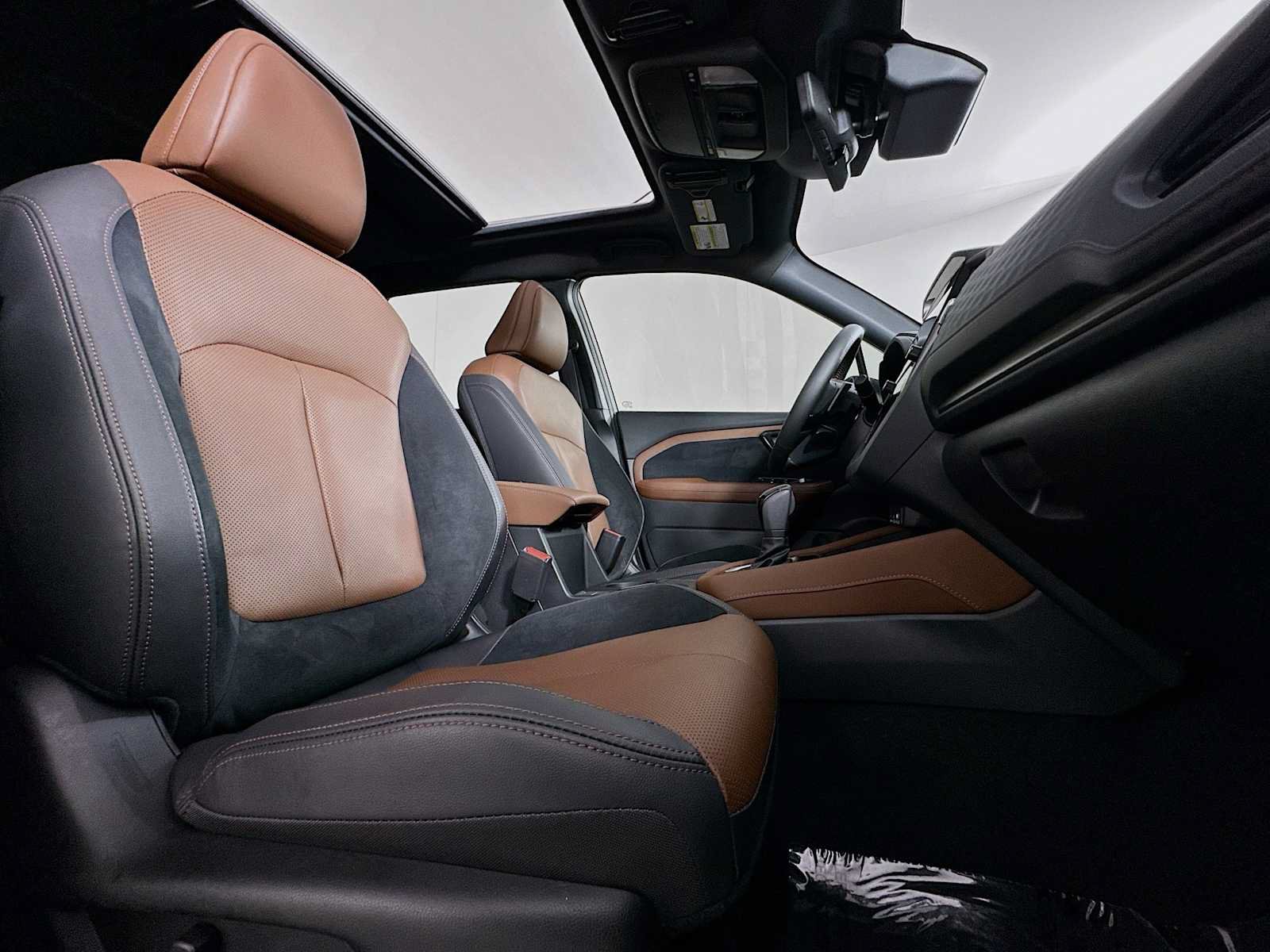 Certified 2025 Subaru Forester Touring AWD/4WD image 27