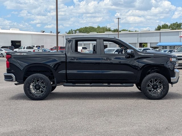 Used 2020 Chevrolet Silverado 1500 LT w/ Convenience Package AWD/4WD image 4