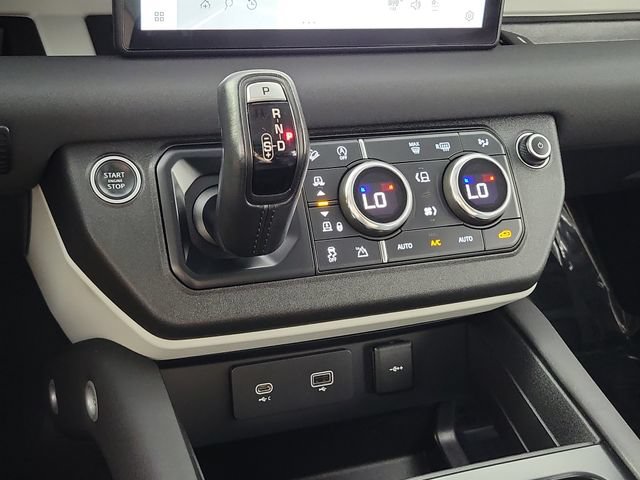 Used 2020 Land Rover Defender 110 SE AWD/4WD image 31
