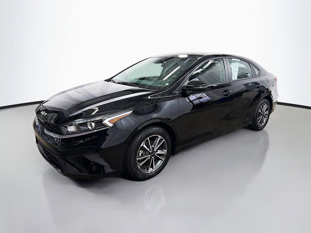 Used 2023 Kia Forte LXS w/ LXS Technology Package FWD image 6