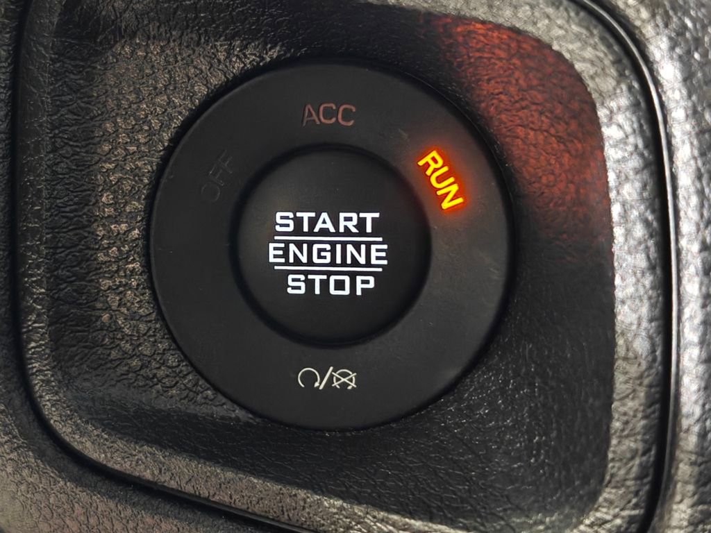 Used 2024 Jeep Wrangler Unlimited image 13