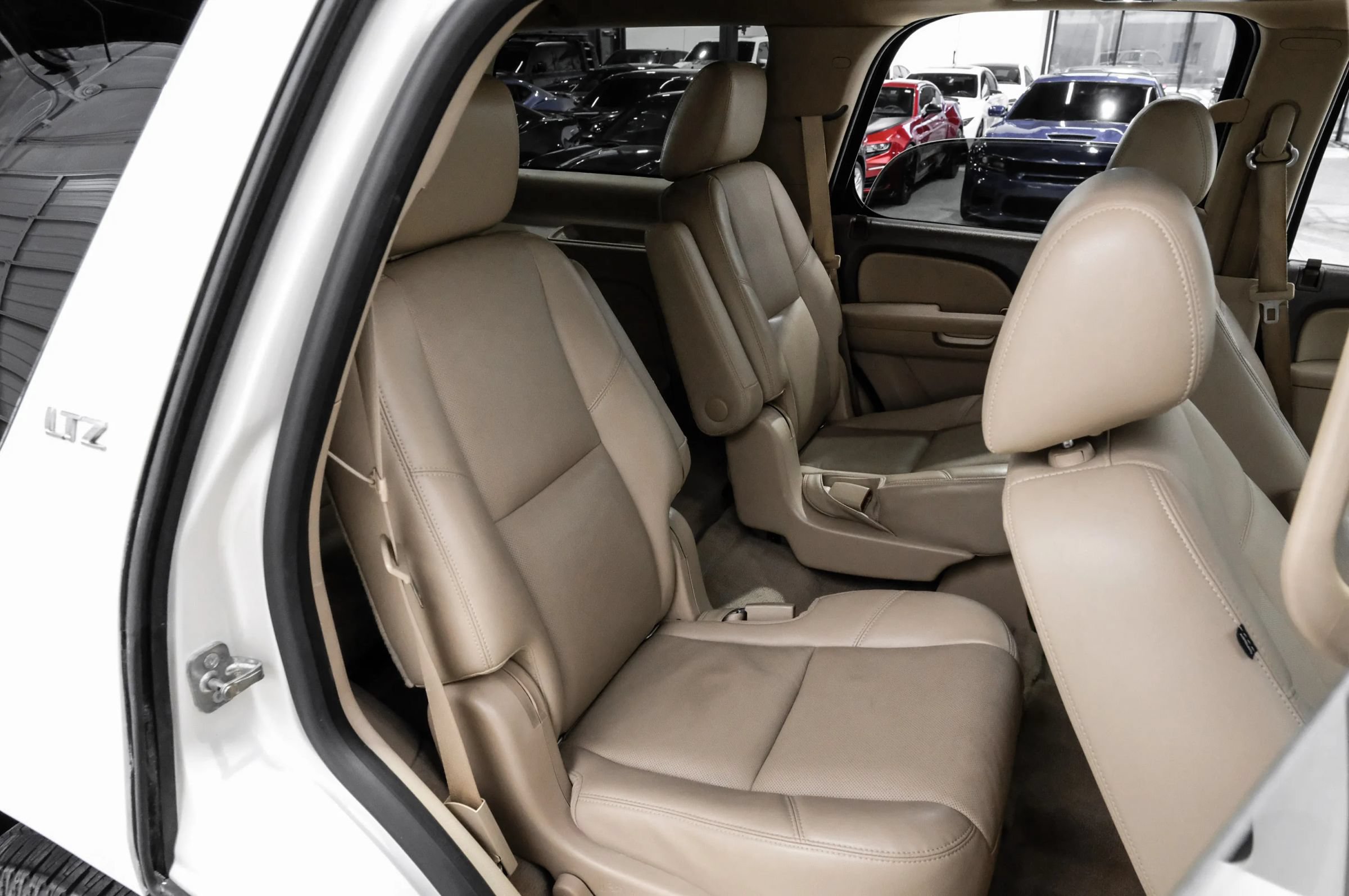 Used 2013 Chevrolet Tahoe LTZ RWD image 40