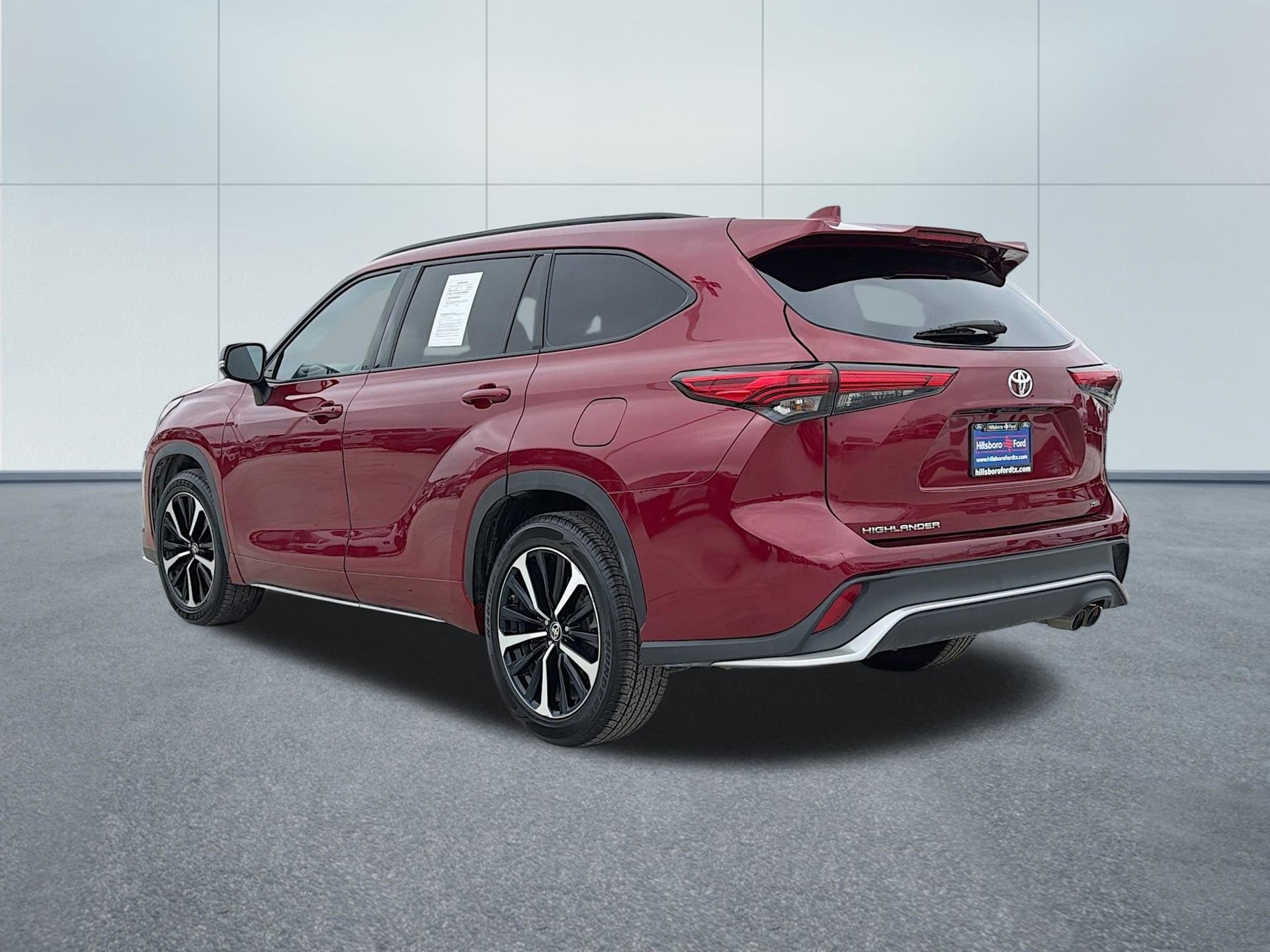 Used 2021 Toyota Highlander XSE image 8