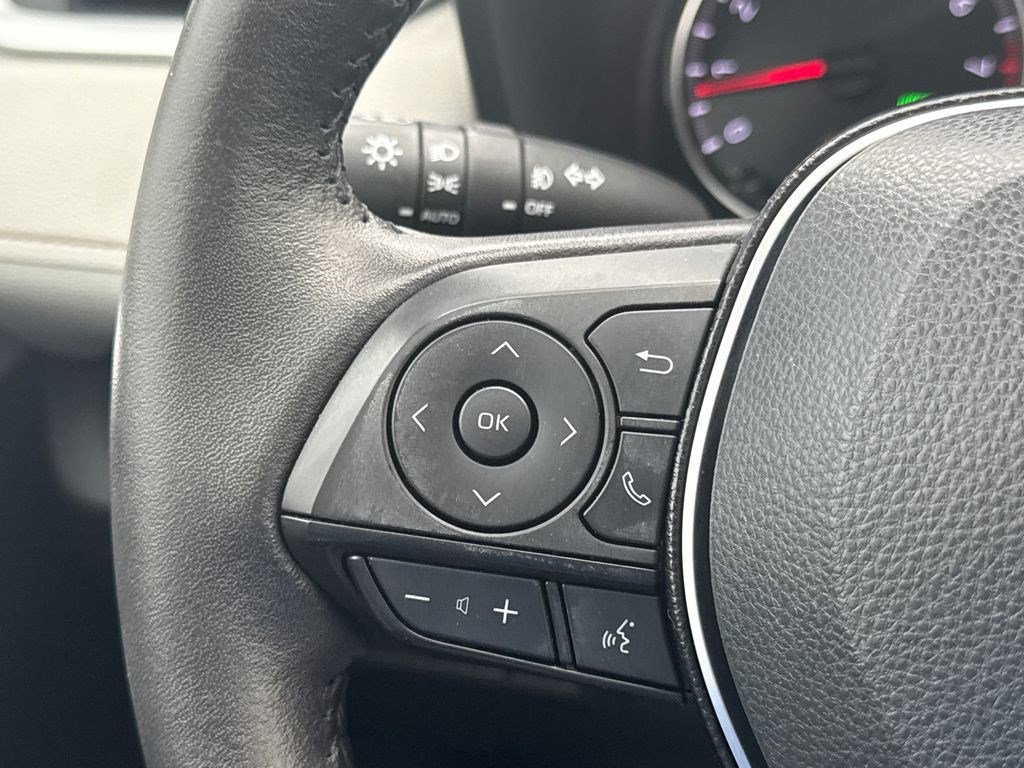 Used 2021 Toyota RAV4 XLE Premium AWD/4WD image 25