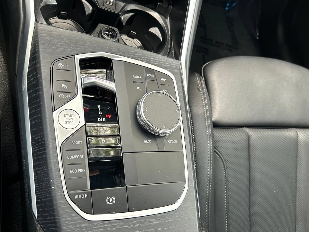 Used 2025 BMW 330i Sedan w/ Convenience Package RWD image 21