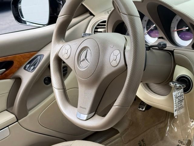 Used 2012 Mercedes-Benz SL 550 image 23