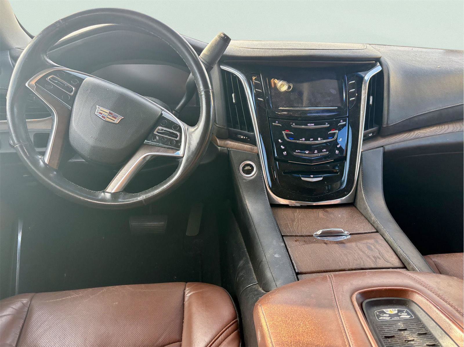 Used 2015 Cadillac Escalade ESV Premium RWD image 10