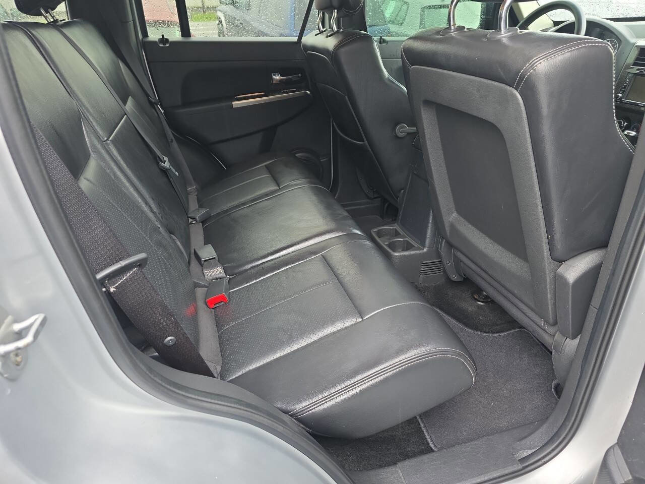 Used 2011 Jeep Liberty Limited image 8