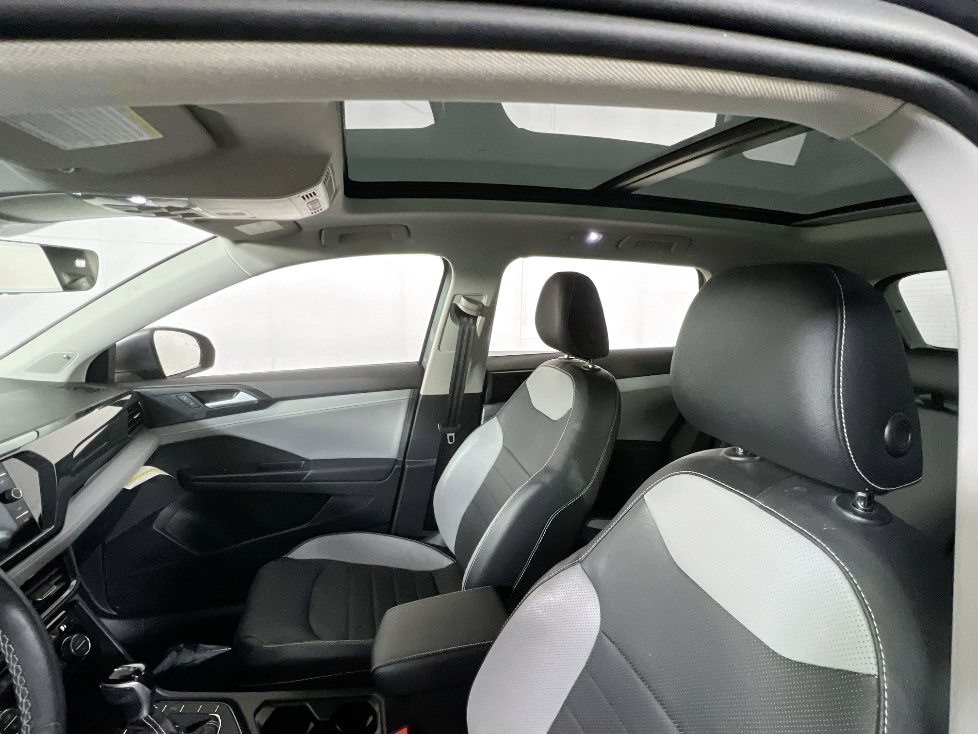 Used 2022 Volkswagen Taos SEL image 22