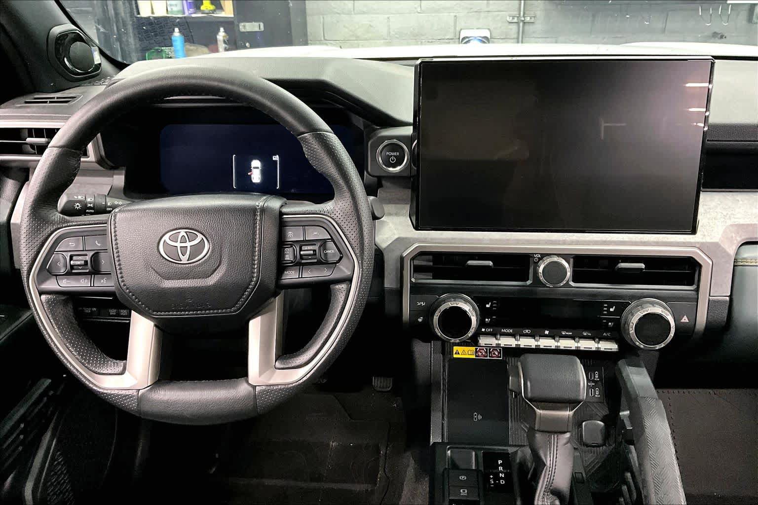 Used 2025 Toyota 4Runner Trailhunter image 15