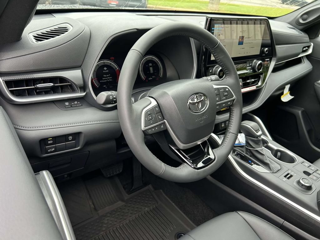 New 2026 Toyota Highlander XSE AWD/4WD image 12