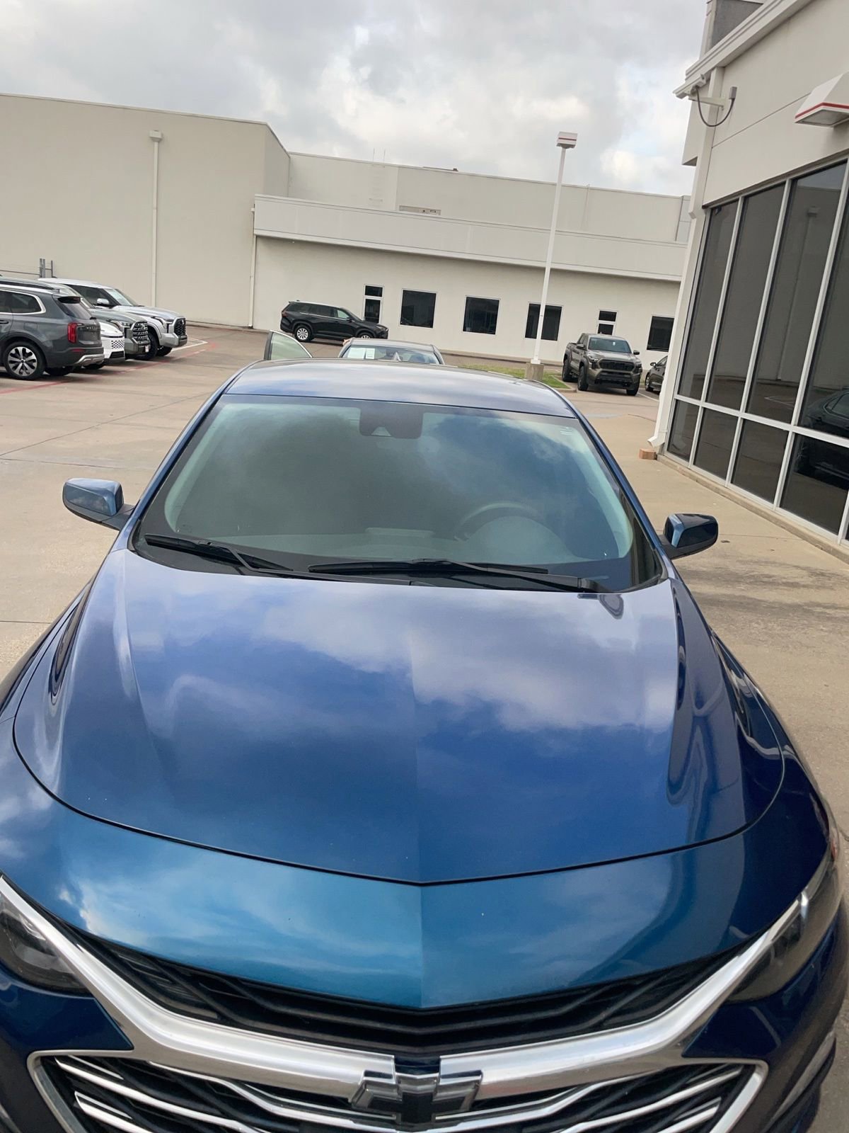 Used 2019 Chevrolet Malibu LT w/ Driver Confidence Package II FWD image 3