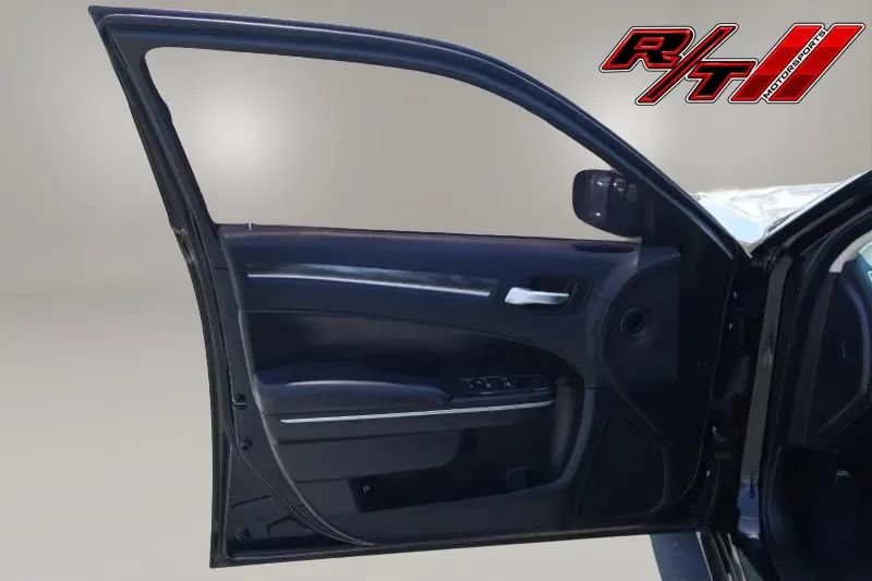 Used 2019 Chrysler 300 Touring w/ Sport Appearance Package RWD image 11