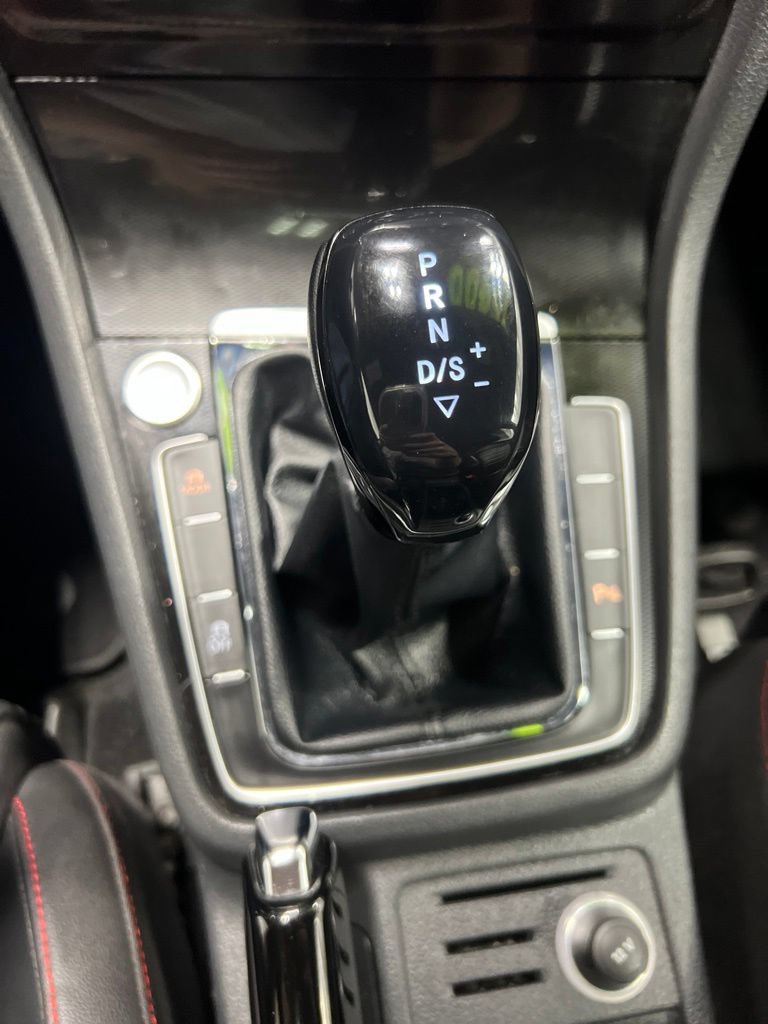Used 2015 Volkswagen GTI 4-Door FWD image 20