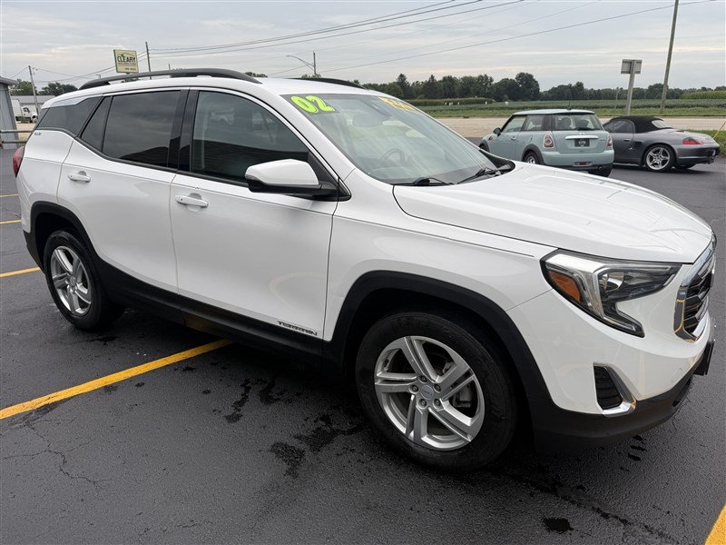 Used 2020 GMC Terrain SLE w/ Driver Convenience Package AWD/4WD image 3
