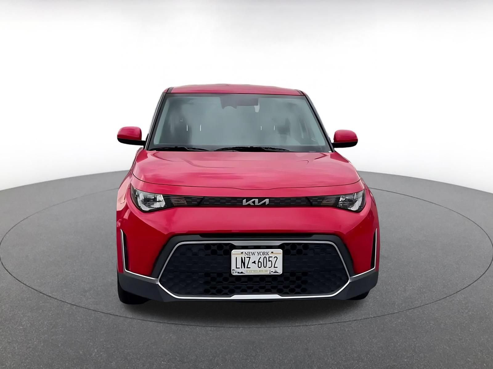 Used 2025 Kia Soul LX w/ LX Technology Package FWD image 4