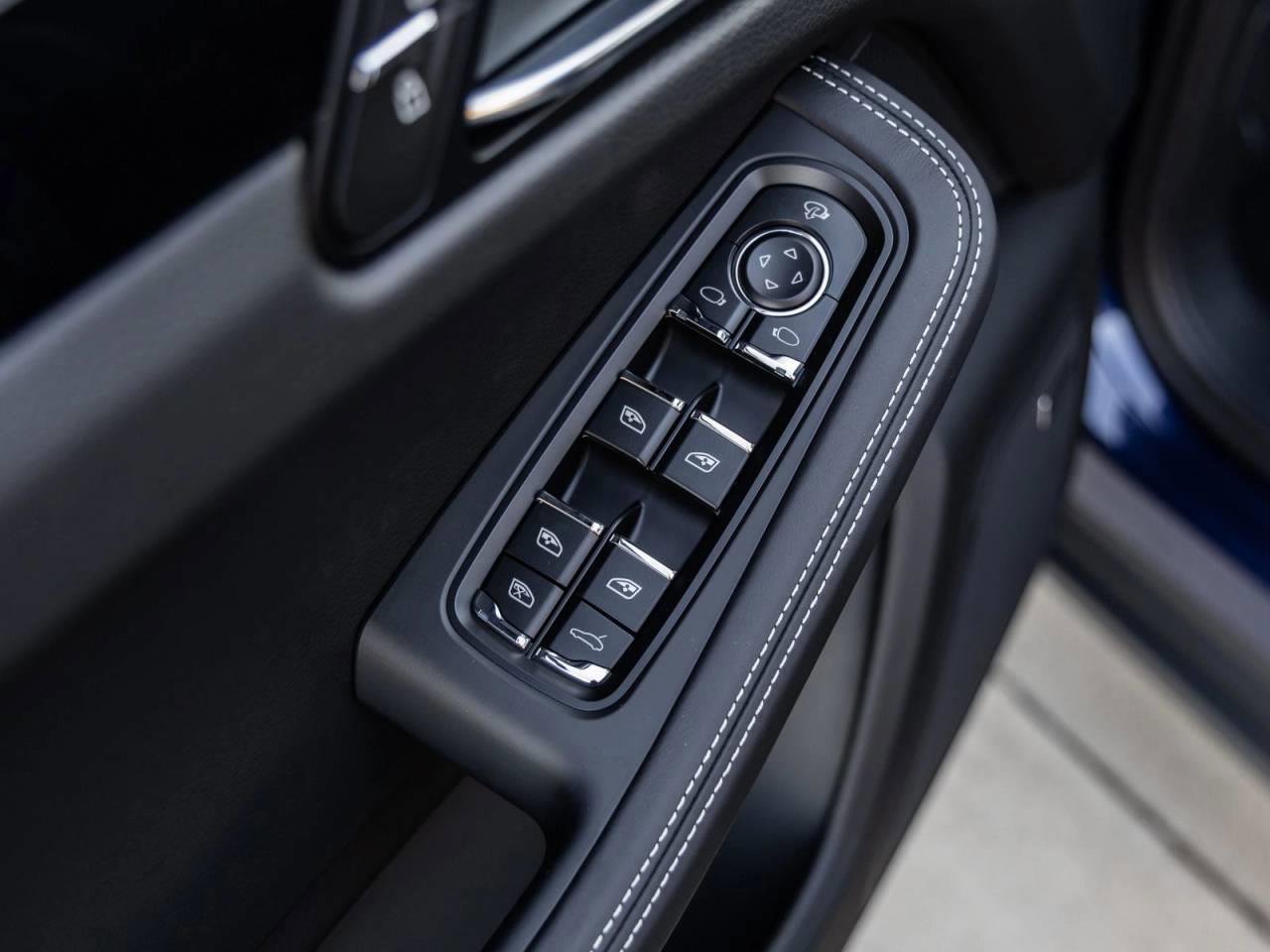 New 2026 Porsche Macan Turbo image 71