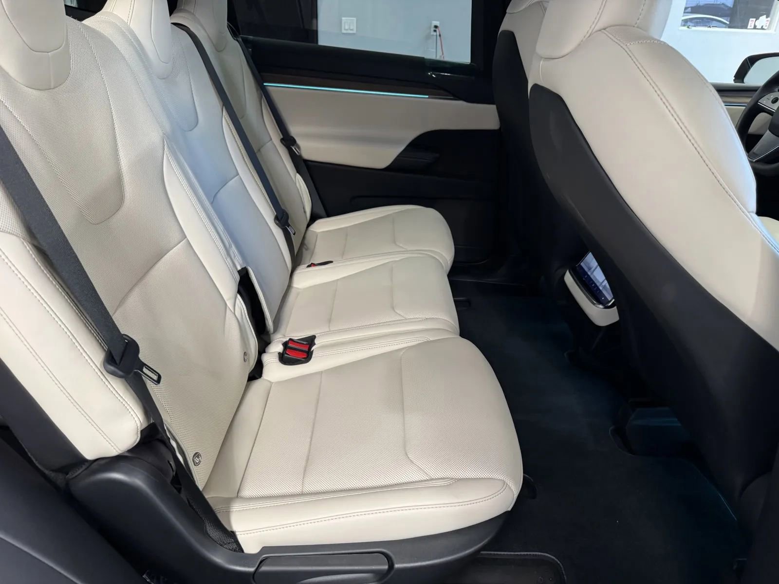 Used 2026 Tesla Model X AWD/4WD image 7