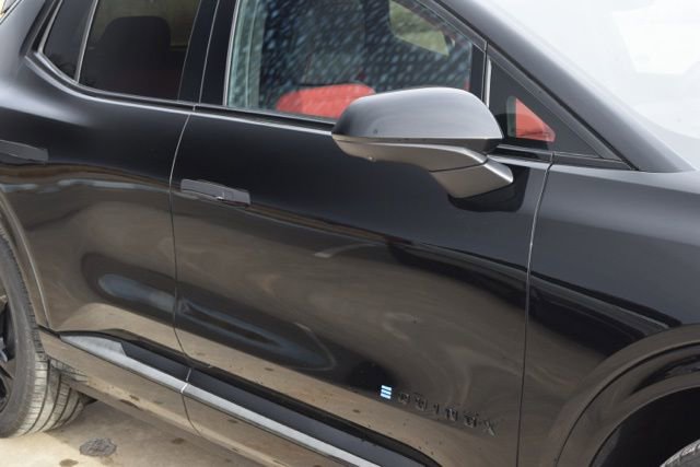 Used 2025 Chevrolet Equinox EV RS image 27