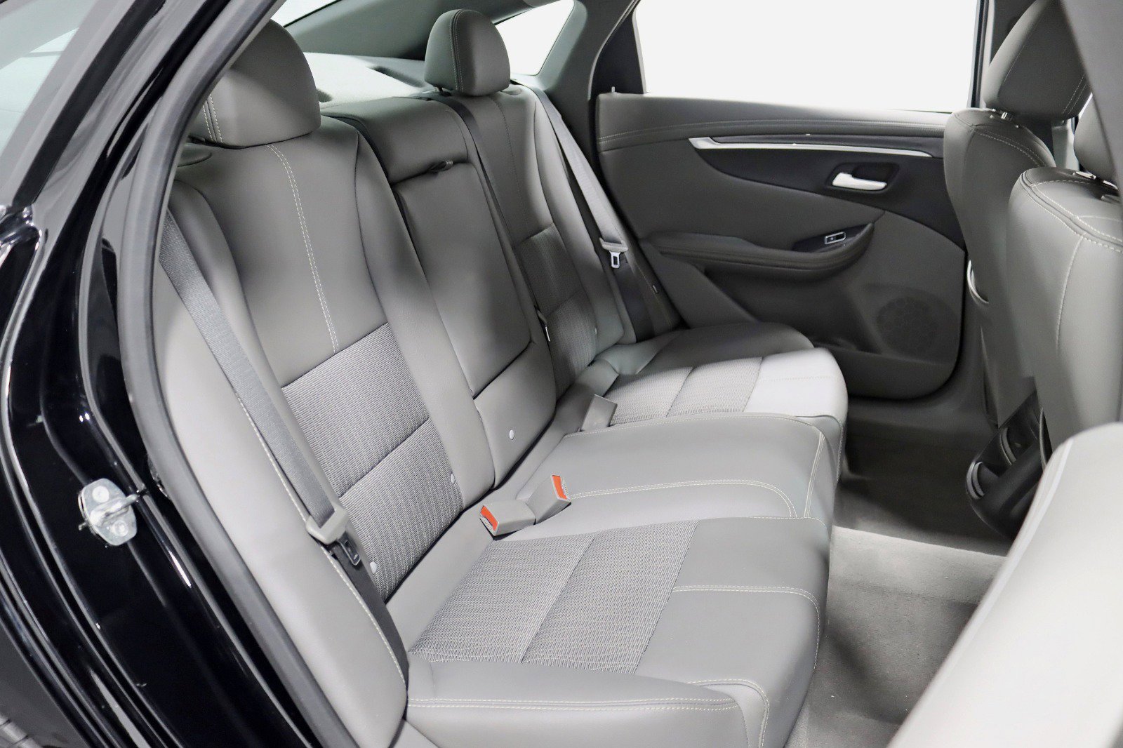 Used 2018 Chevrolet Impala LS image 24