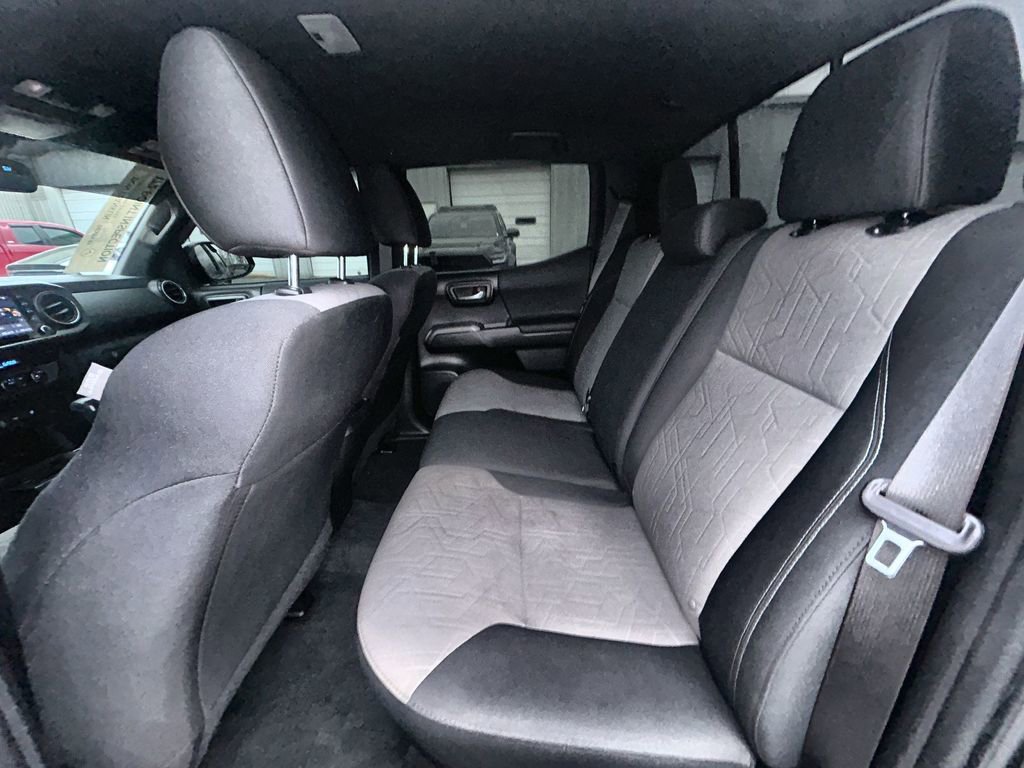 Used 2022 Toyota Tacoma TRD Sport AWD/4WD image 12