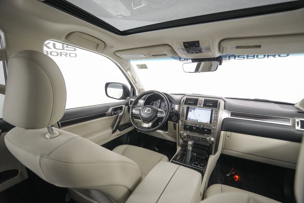 Used 2020 Lexus GX 460 Premium w/ Premium Package AWD/4WD image 16