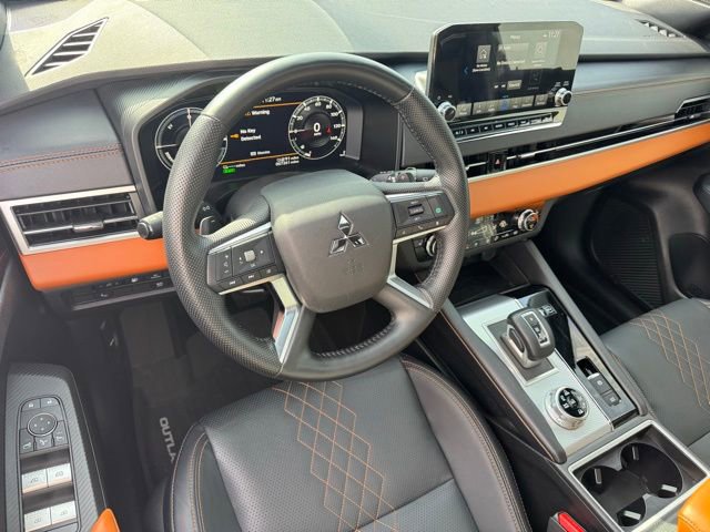 Used 2025 Mitsubishi Outlander 4WD Plug-In Hybrid image 20