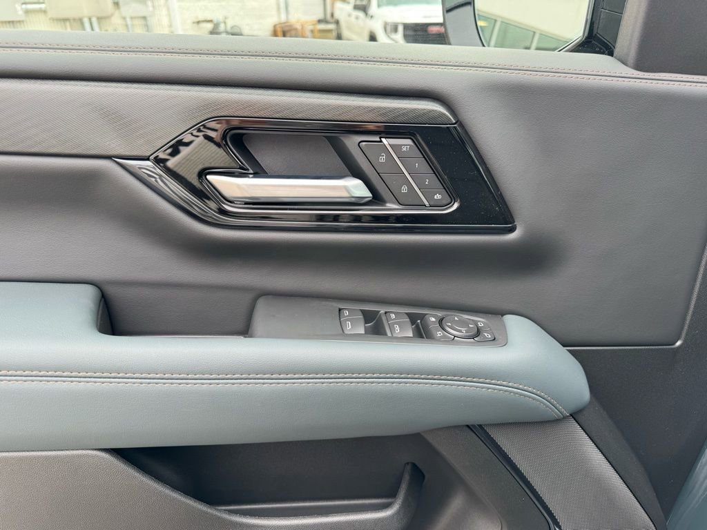 New 2026 GMC Yukon AT4 w/ AT4 Premium Plus Package image 14