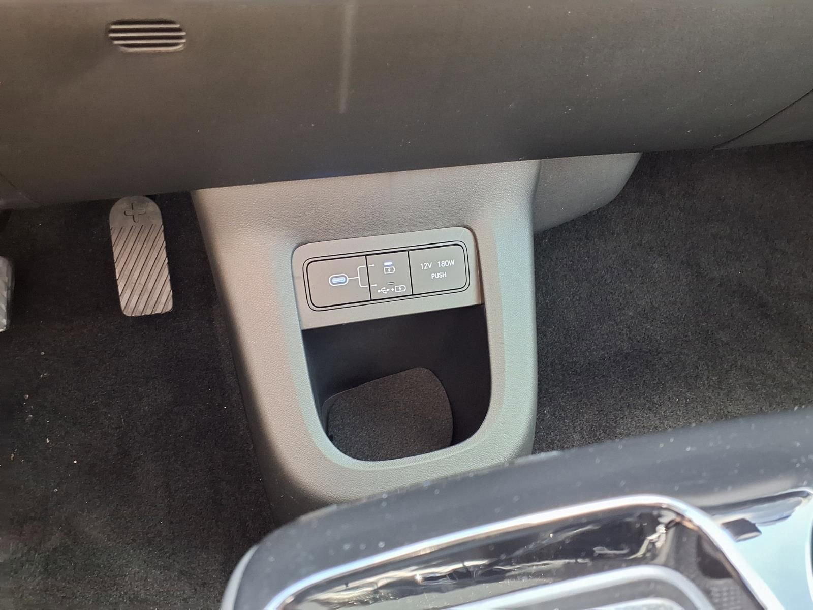 Used 2025 Hyundai Ioniq 5 SE RWD image 12