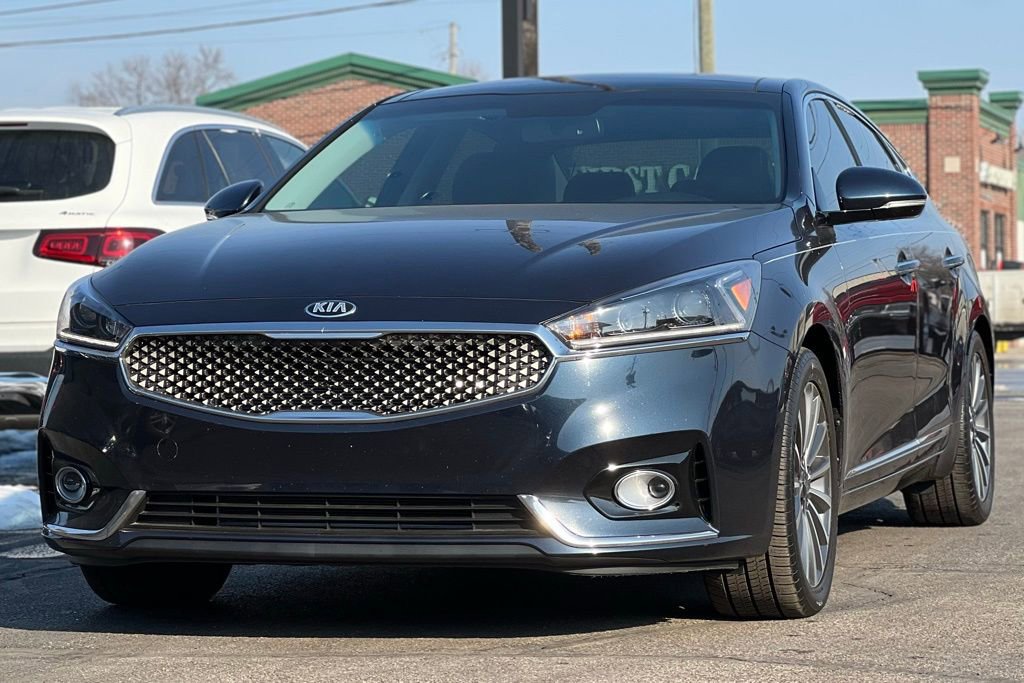 Used 2017 Kia Cadenza Premium w/ Luxury Package image 13