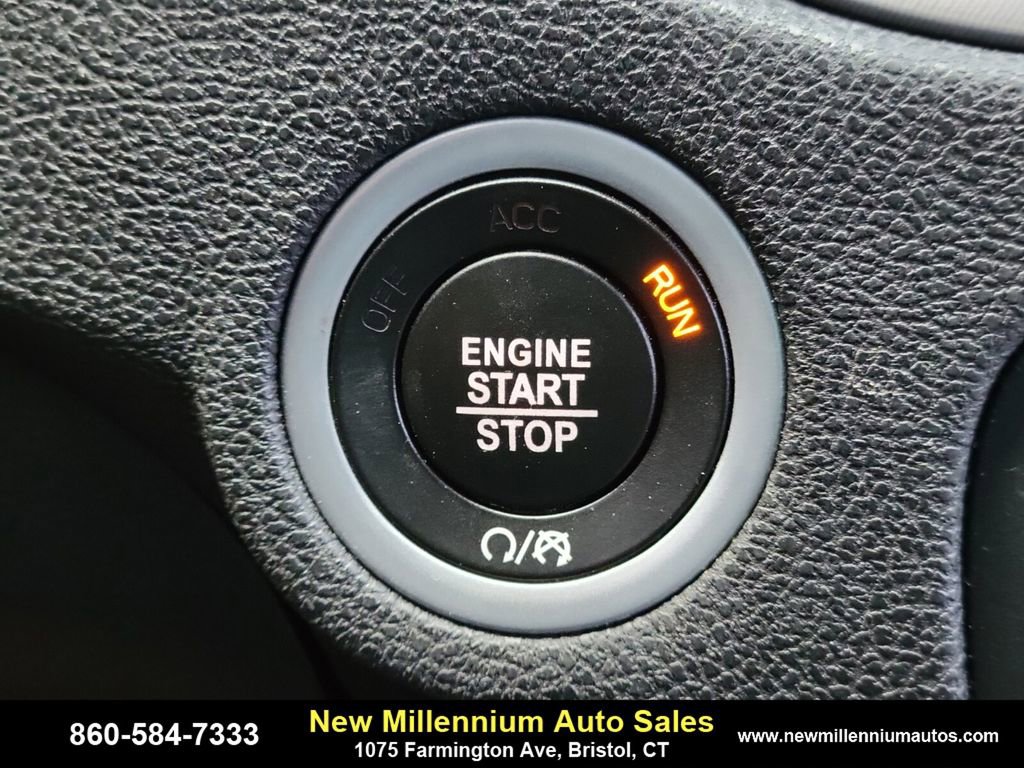 Used 2023 Dodge Charger Scat Pack w/ Navigation & Travel Group image 25