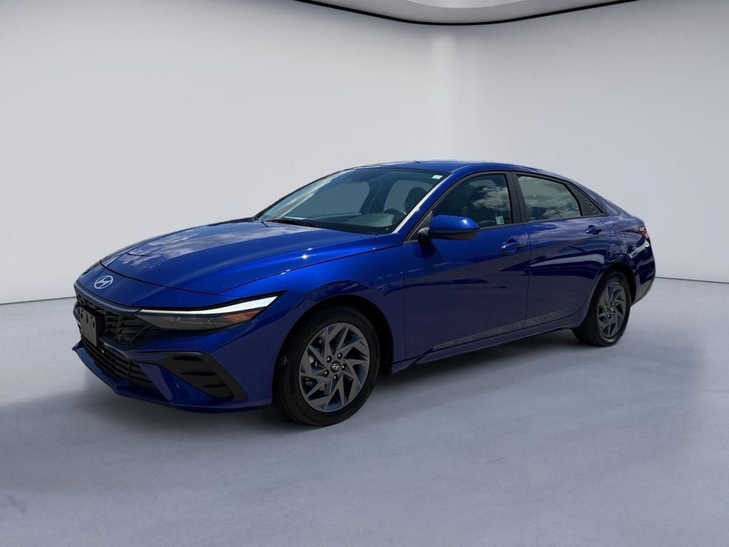 Used 2024 Hyundai Elantra SEL FWD image 1