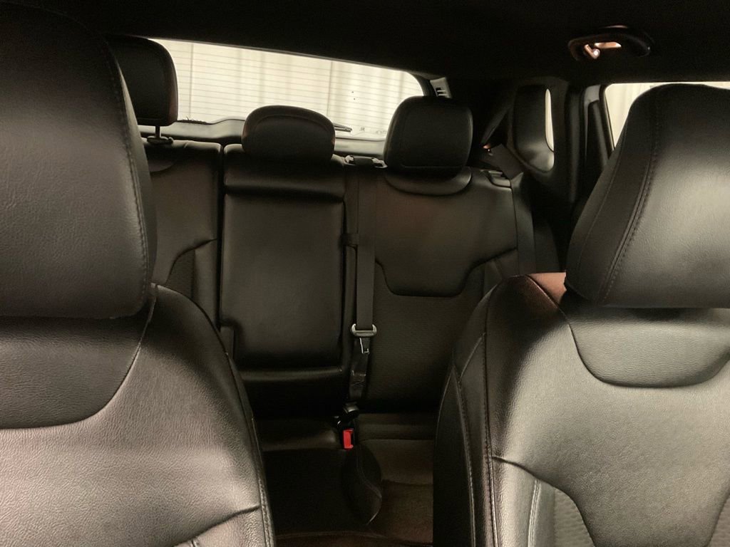 Used 2024 Jeep Compass Latitude image 32