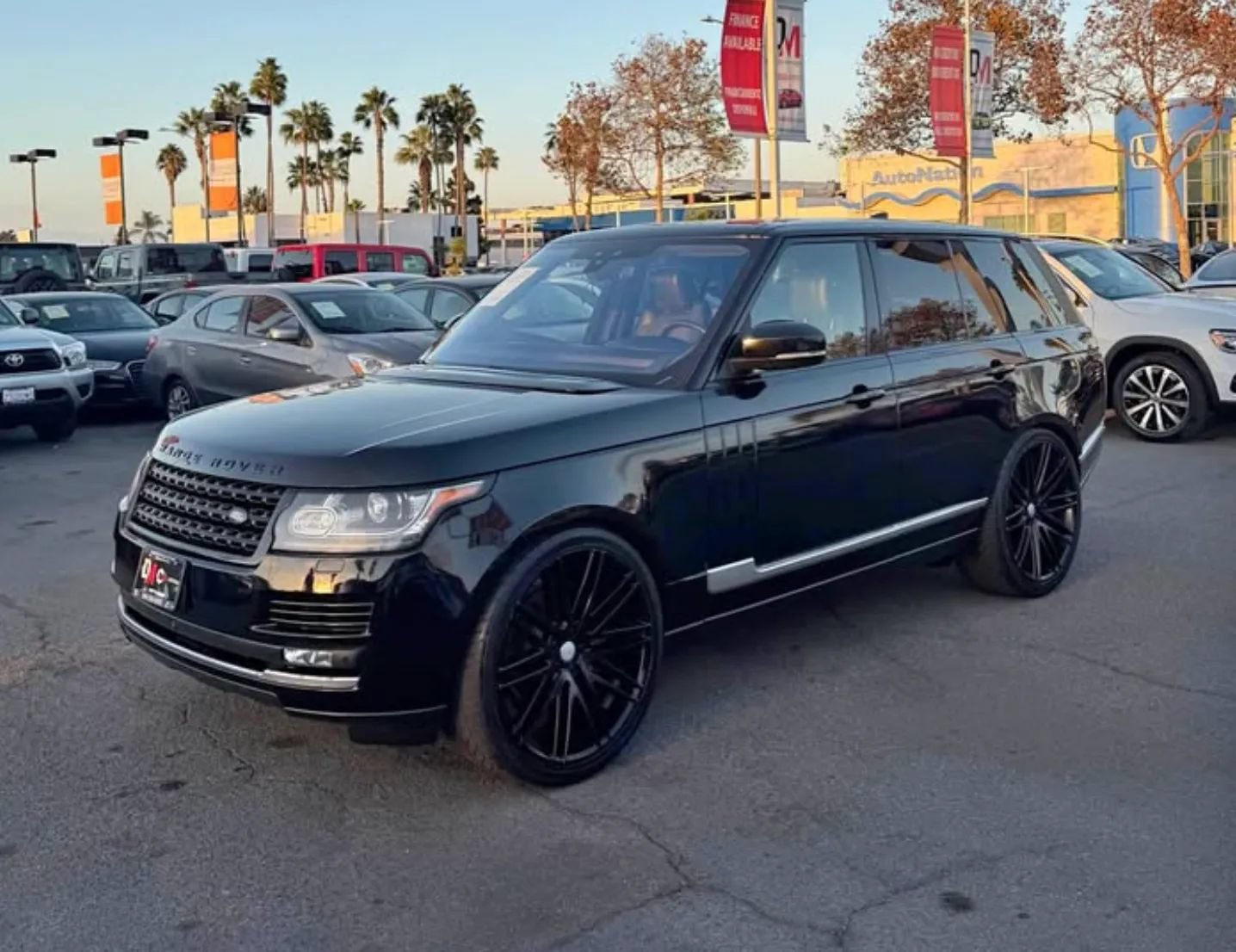 Used 2017 Land Rover Range Rover Supercharged AWD/4WD image 2