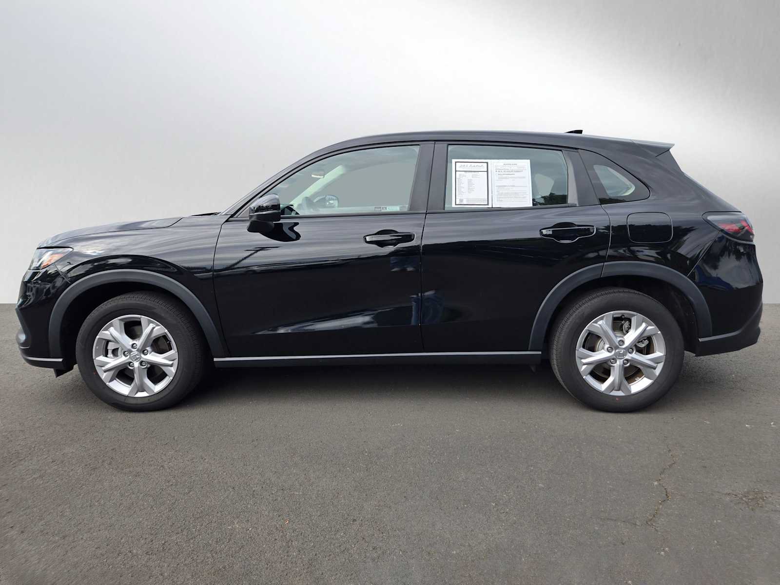 Used 2023 Honda HR-V LX image 6