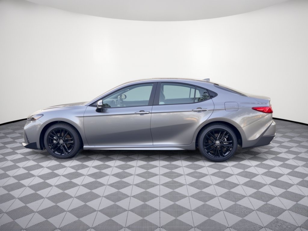 Used 2026 Toyota Camry SE FWD image 2