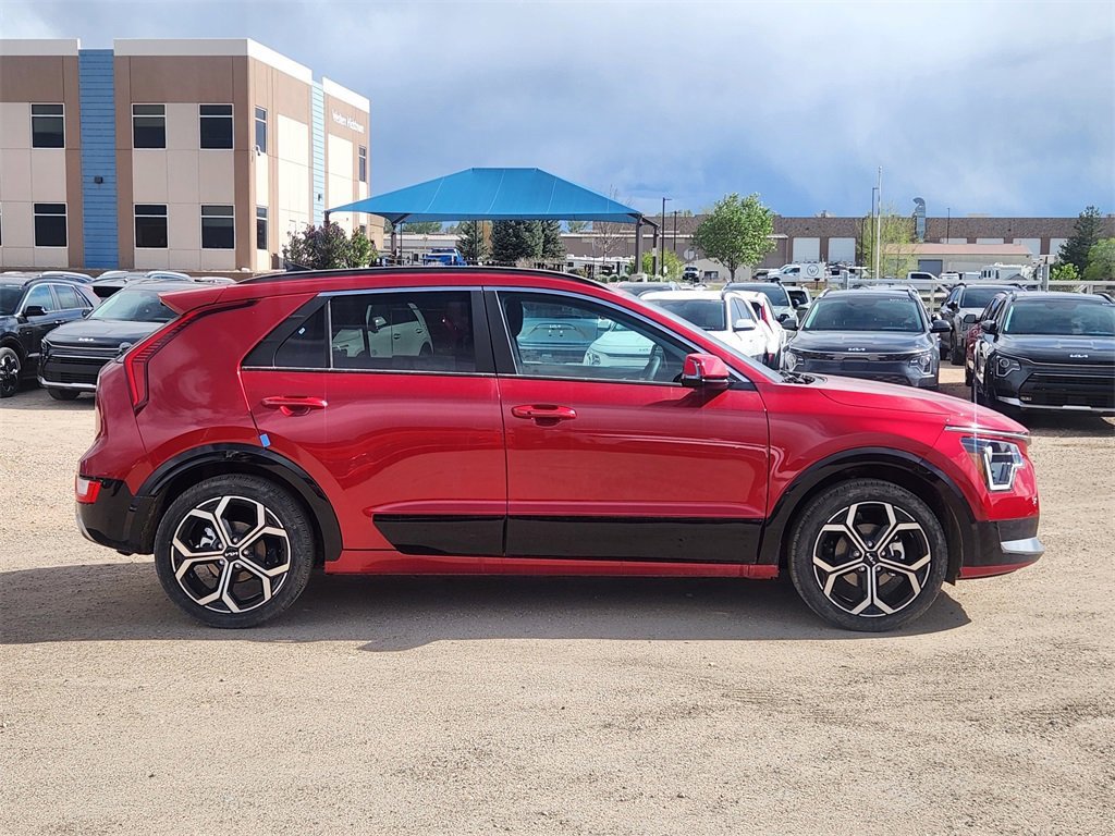 New 2025 Kia Niro EX Touring image 2
